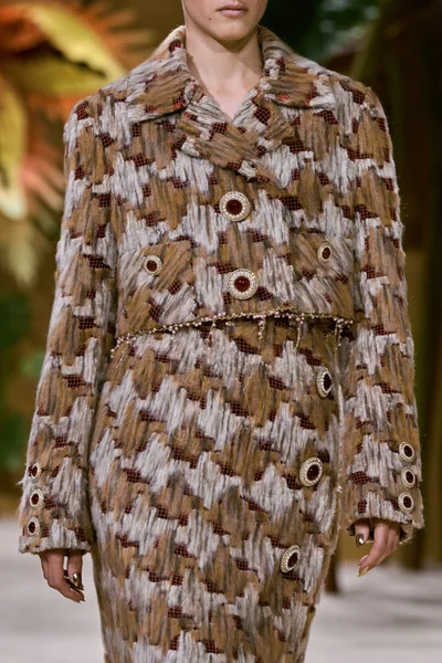 Look 102